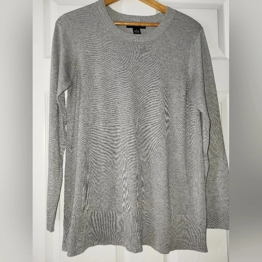 Joan Vass Gray Crewneck Lightweight Sweater Size Medium‎